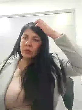 aisha latina online show from 01-22-25, 02:56