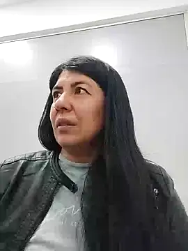 aisha latina online show from 02-18-25, 02:49