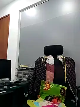 aisha latina online show from 09-10-25, 03:01