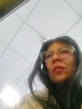 aisha latina online show from 05-19-26, 03:29