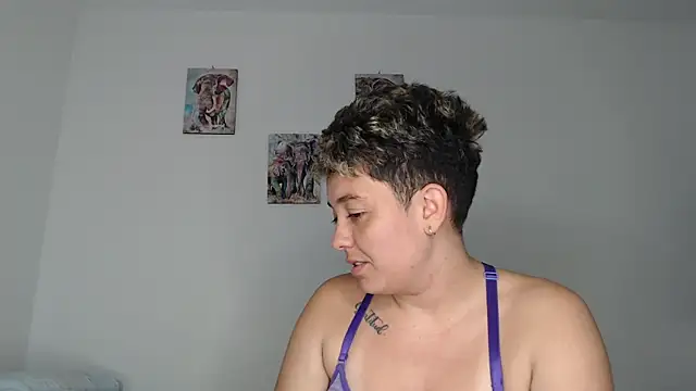 Snapshot of kathy_luisa chatting on 01-05-26, 05:27 kathy luisa online show from 01-05-26, 05:27