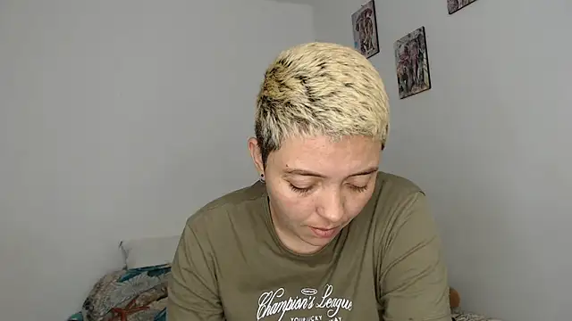 Snapshot of kathy_luisa chatting on 02-19-26, 11:01 kathy luisa online show from 02-19-26, 11:01