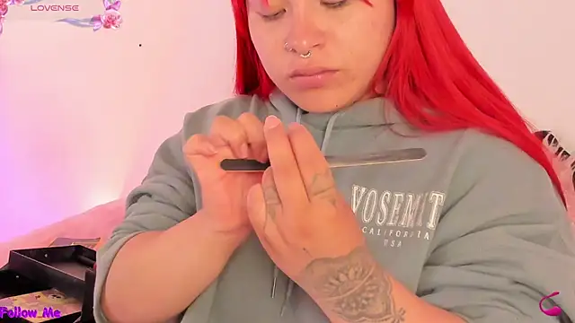 Snapshot of SophieRossi chatting on 11-22-25, 04:00 SophieRossi online show from 11-22-25, 04:00