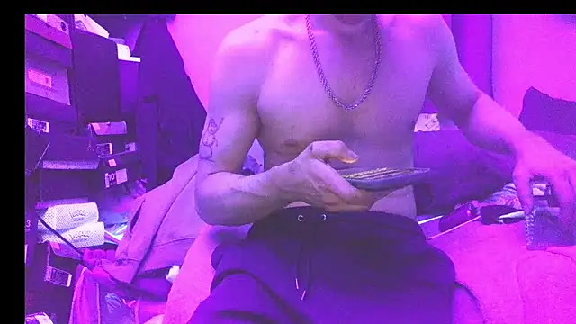 Snapshot of Cloudd_Kingg_Iceyyy chatting on 05-15-26, 07:32 Cloudd Kingg Iceyyy online show from 05-15-26, 07:32