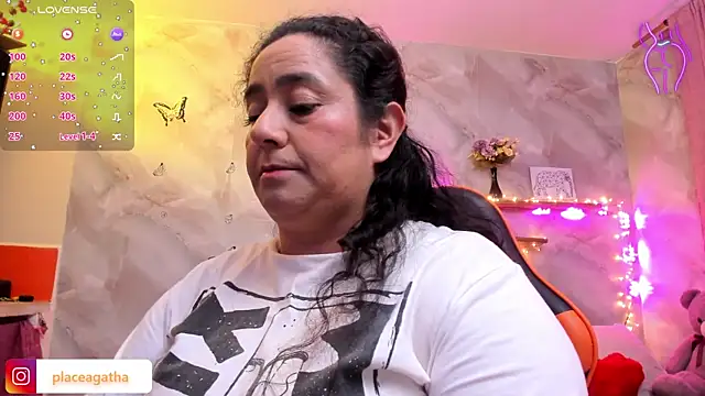 Snapshot of agathaxxx-69 chatting on 09-19-25, 08:42 agathaxxx-69 online show from 09-19-25, 08:42