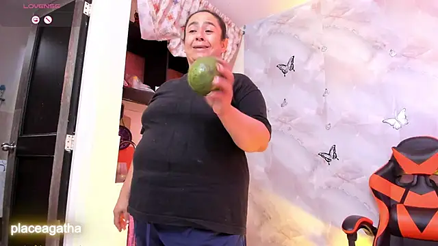 Snapshot of agathaxxx-69 chatting on 10-10-25, 04:39 agathaxxx-69 online show from 10-10-25, 04:39