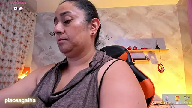 Snapshot of agathaxxx-69 chatting on 10-16-25, 07:37 agathaxxx-69 online show from 10-16-25, 07:37