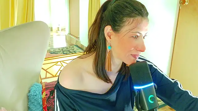 magali 19 online show from 04-17-26, 10:57