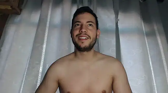 Snapshot of Armando_2002 chatting on 01-21-25, 02:37 Armando 2002 online show from 01-21-25, 02:37