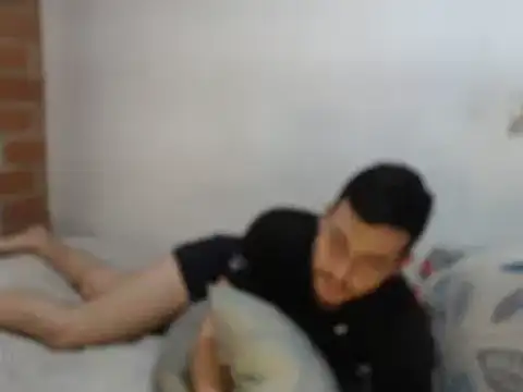 Snapshot of Armando_2002 chatting on 01-21-25, 05:41 Armando 2002 online show from 01-21-25, 05:41