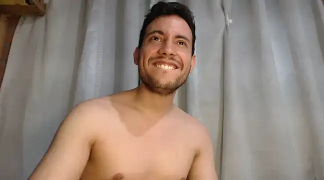 Snapshot of Armando_2002 chatting on 01-25-25, 02:26 Armando 2002 online show from 01-25-25, 02:26