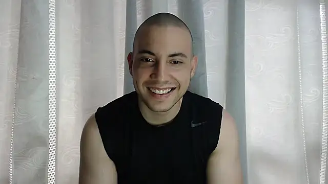 Snapshot of Armando_2002 chatting on 11-05-25, 05:13 Armando 2002 online show from 11-05-25, 05:13