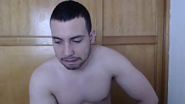 Snapshot of Armando_2002 chatting on 06-04-26, 04:02 Armando 2002 online show from 06-04-26, 04:02