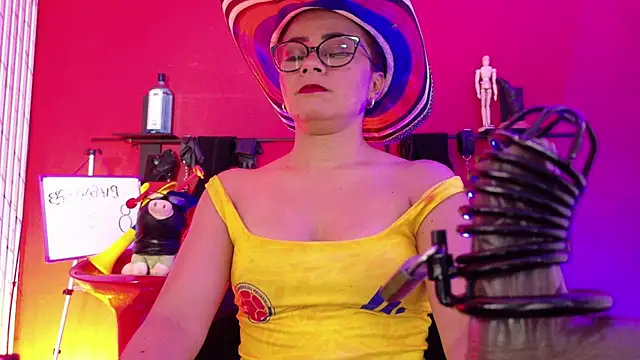 Snapshot of MistressSlut1 chatting on 07-07-26, 11:14 MistressSlut1 online show from 07-07-26, 11:14