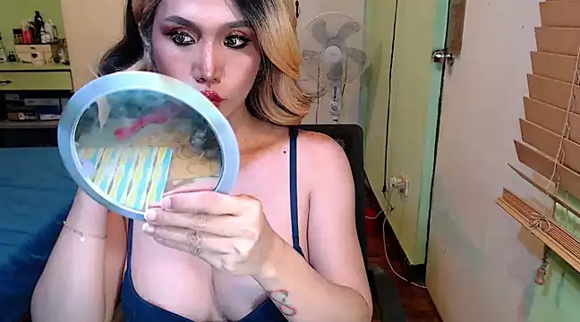 Snapshot of Ezradeliciosa chatting on 02-20-25, 07:01 Ezradeliciosa online show from 02-20-25, 07:01