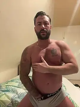 Snapshot of 2guysforu chatting on 02-04-25, 08:49 2guysforu online show from 02-04-25, 08:49