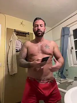 Snapshot of 2guysforu chatting on 02-13-25, 05:22 2guysforu online show from 02-13-25, 05:22