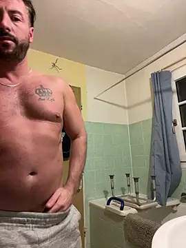 Snapshot of 2guysforu chatting on 02-15-25, 05:39 2guysforu online show from 02-15-25, 05:39