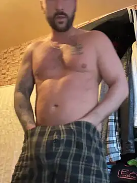 Snapshot of 2guysforu chatting on 02-28-25, 07:26 2guysforu online show from 02-28-25, 07:26
