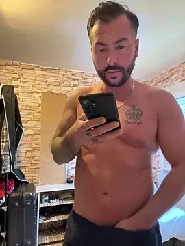 Snapshot of 2guysforu chatting on 03-16-25, 06:31 2guysforu online show from 03-16-25, 06:31