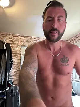 Snapshot of 2guysforu chatting on 03-22-25, 08:18 2guysforu online show from 03-22-25, 08:18