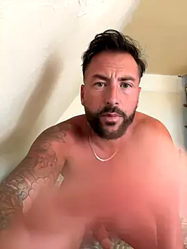 Snapshot of 2guysforu chatting on 09-11-25, 02:17 2guysforu online show from 09-11-25, 02:17