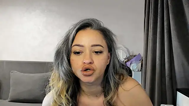 Snapshot of Claire95_ chatting on 02-20-25, 06:17 Claire95 online show from 02-20-25, 06:17