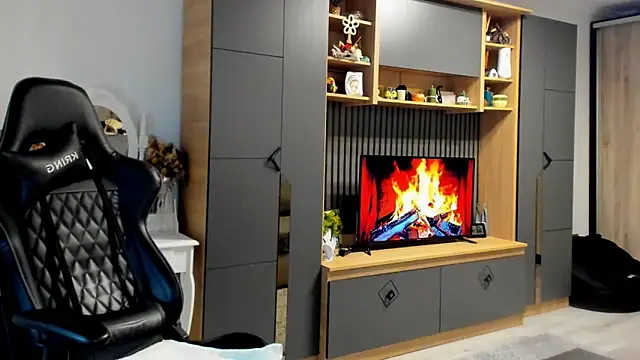 Snapshot of Claire95_ chatting on 10-14-25, 04:46 Claire95 online show from 10-14-25, 04:46