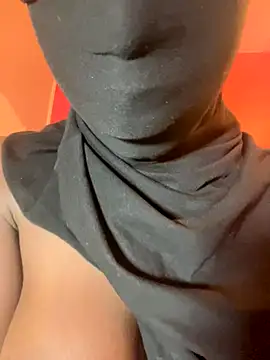 Snapshot of Bella_Binta chatting on 10-28-25, 12:03 Bella Binta online show from 10-28-25, 12:03