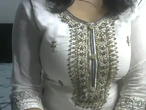 Snapshot of SiaraSiyA chatting on 01-02-25, 05:50 SiaraSiyA online show from 01-02-25, 05:50