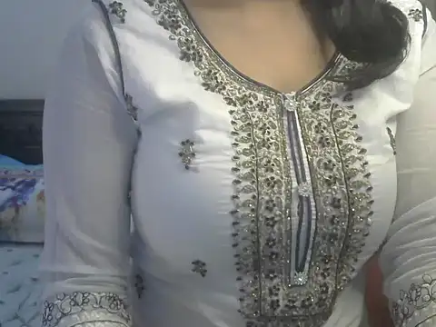 Snapshot of SiaraSiyA chatting on 02-02-25, 09:19 SiaraSiyA online show from 02-02-25, 09:19