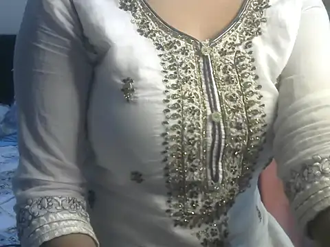 Snapshot of SiaraSiyA chatting on 02-07-25, 08:42 SiaraSiyA online show from 02-07-25, 08:42