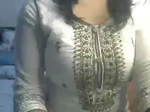 Snapshot of SiaraSiyA chatting on 02-23-25, 06:01 SiaraSiyA online show from 02-23-25, 06:01
