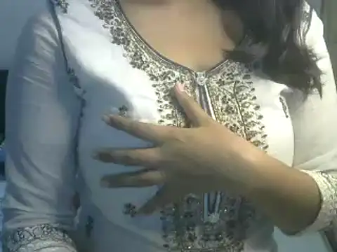 Snapshot of SiaraSiyA chatting on 03-02-25, 06:40 SiaraSiyA online show from 03-02-25, 06:40