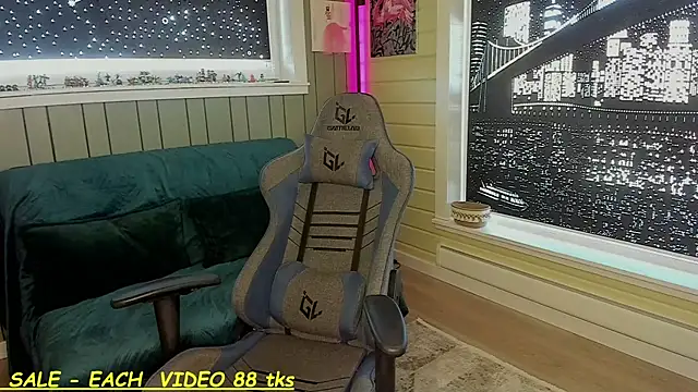 SandyChris online show from 03-17-25, 08:18