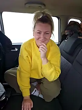 Snapshot of Marushka chatting on 12-20-24, 09:00 Marushka online show from 12-20-24, 09:00