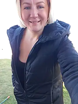 Snapshot of Marushka chatting on 01-30-25, 08:43 Marushka online show from 01-30-25, 08:43