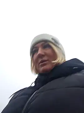 Snapshot of Marushka chatting on 02-06-25, 02:26 Marushka online show from 02-06-25, 02:26