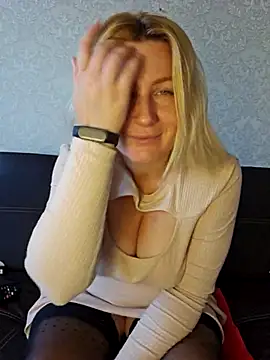 Snapshot of Marushka chatting on 10-04-25, 05:38 Marushka online show from 10-04-25, 05:38