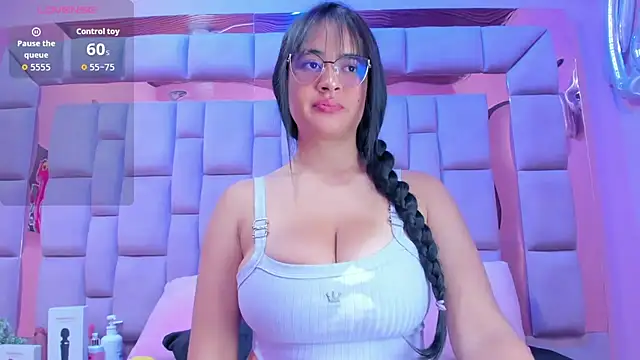 Snapshot of violeta_sexx_ chatting on 11-12-25, 04:57 violeta sexx online show from 11-12-25, 04:57