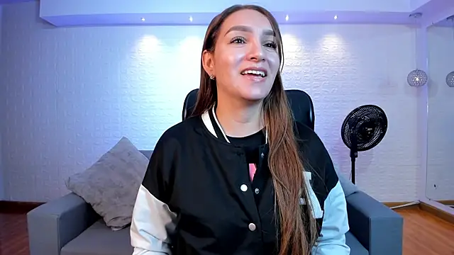 miataylorr1 online show from 09-10-25, 12:16