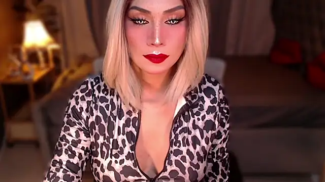 QUEEN GIAMOORE69 online show from 06-24-26, 11:48