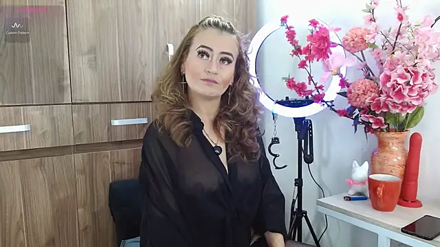 Snapshot of magenta_maturr chatting on 10-13-25, 03:01 magenta maturr online show from 10-13-25, 03:01