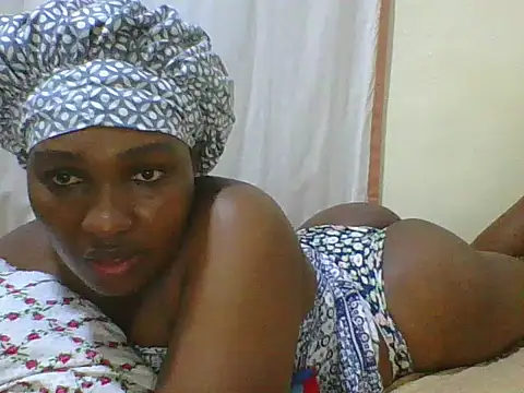 Snapshot of cute_lavenda chatting on 10-17-25, 05:59 cute lavenda online show from 10-17-25, 05:59