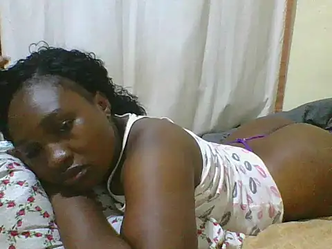 Snapshot of cute_lavenda chatting on 10-24-25, 02:08 cute lavenda online show from 10-24-25, 02:08