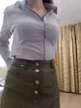 baby sweet girl  online show from 10-10-25, 09:03