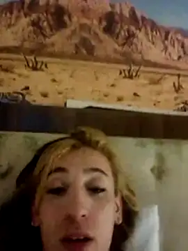 Snapshot of andreahhill chatting on 06-05-26, 01:56 andreahhill online show from 06-05-26, 01:56