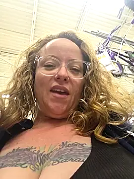 julimonroe online show from 03-21-25, 06:07