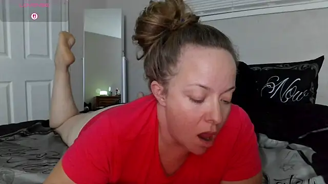 julimonroe online show from 10-14-25, 03:40