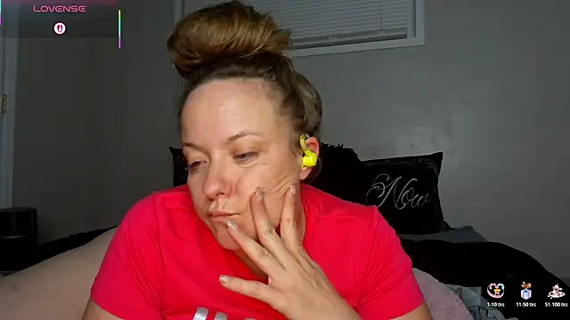 julimonroe online show from 12-17-25, 03:12